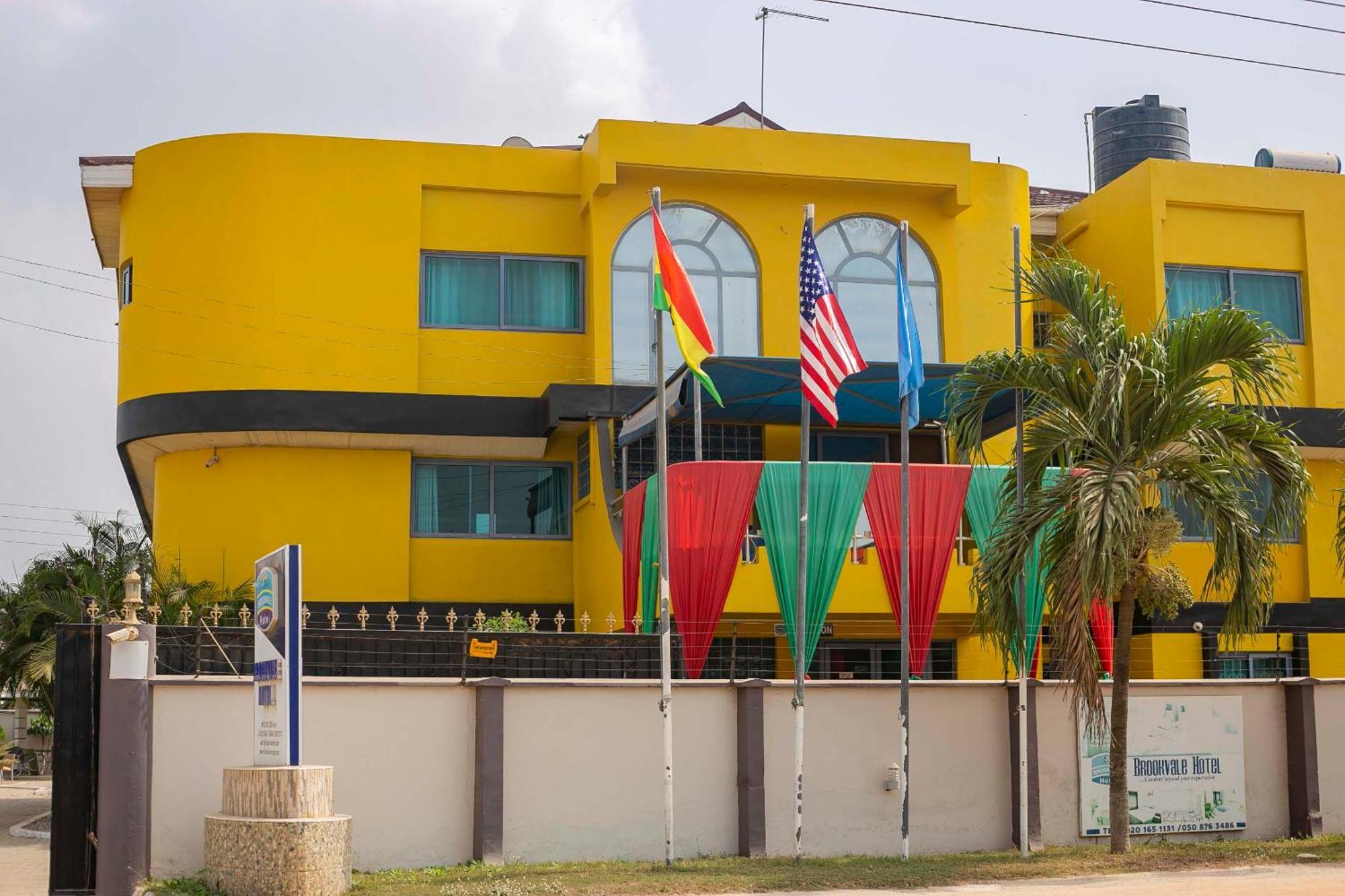 Brookvale Hotel Weija Esterno foto
