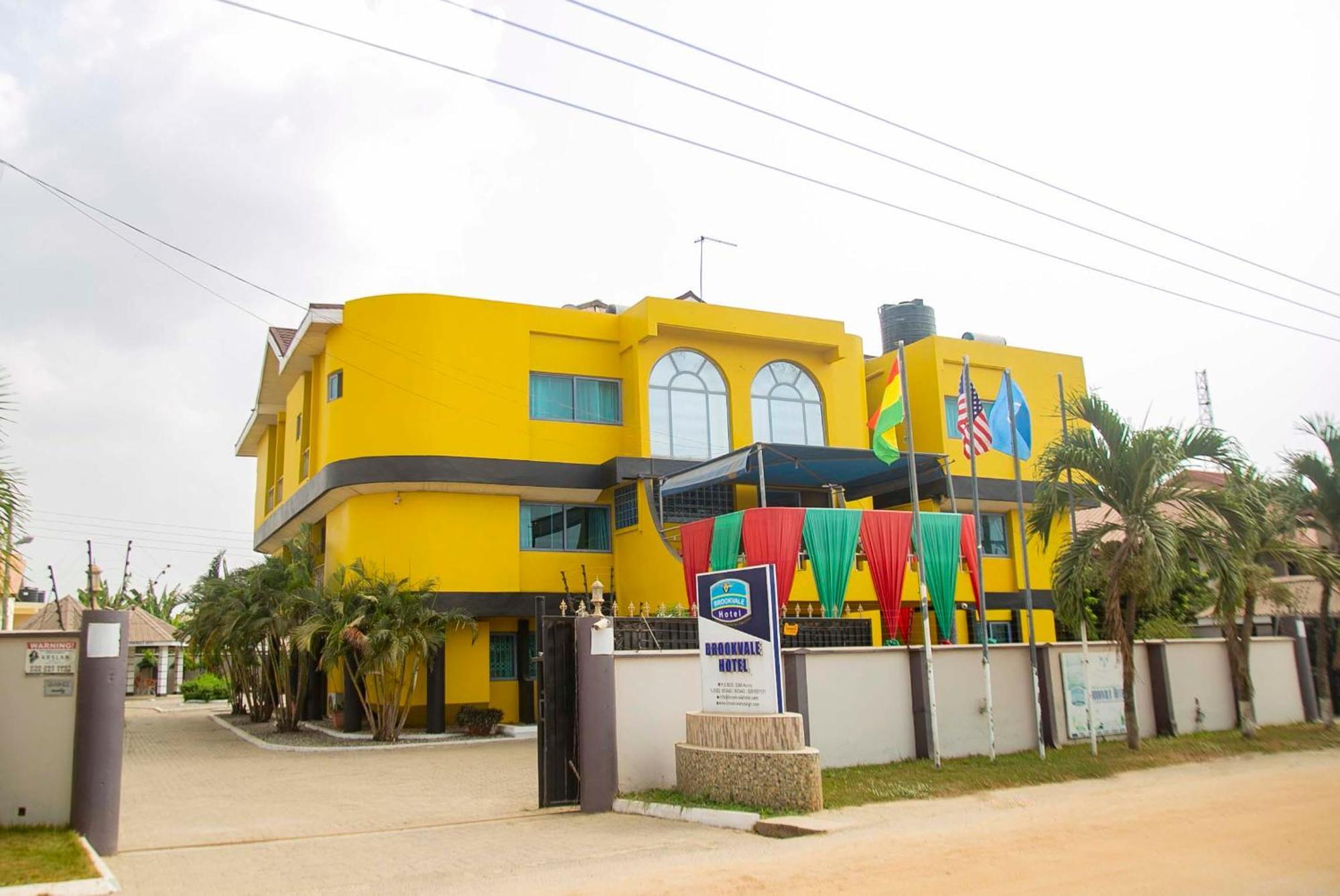 Brookvale Hotel Weija Esterno foto