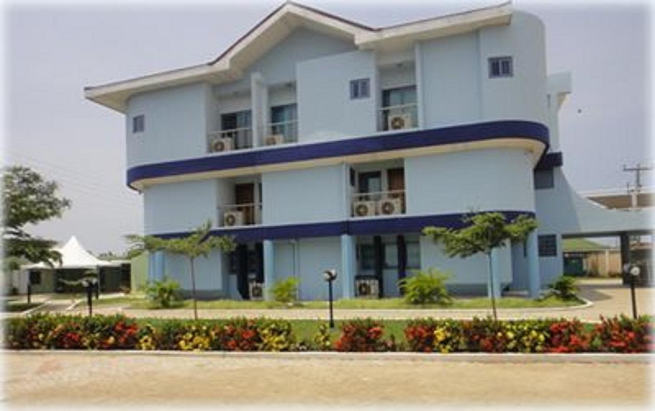 Brookvale Hotel Weija Esterno foto