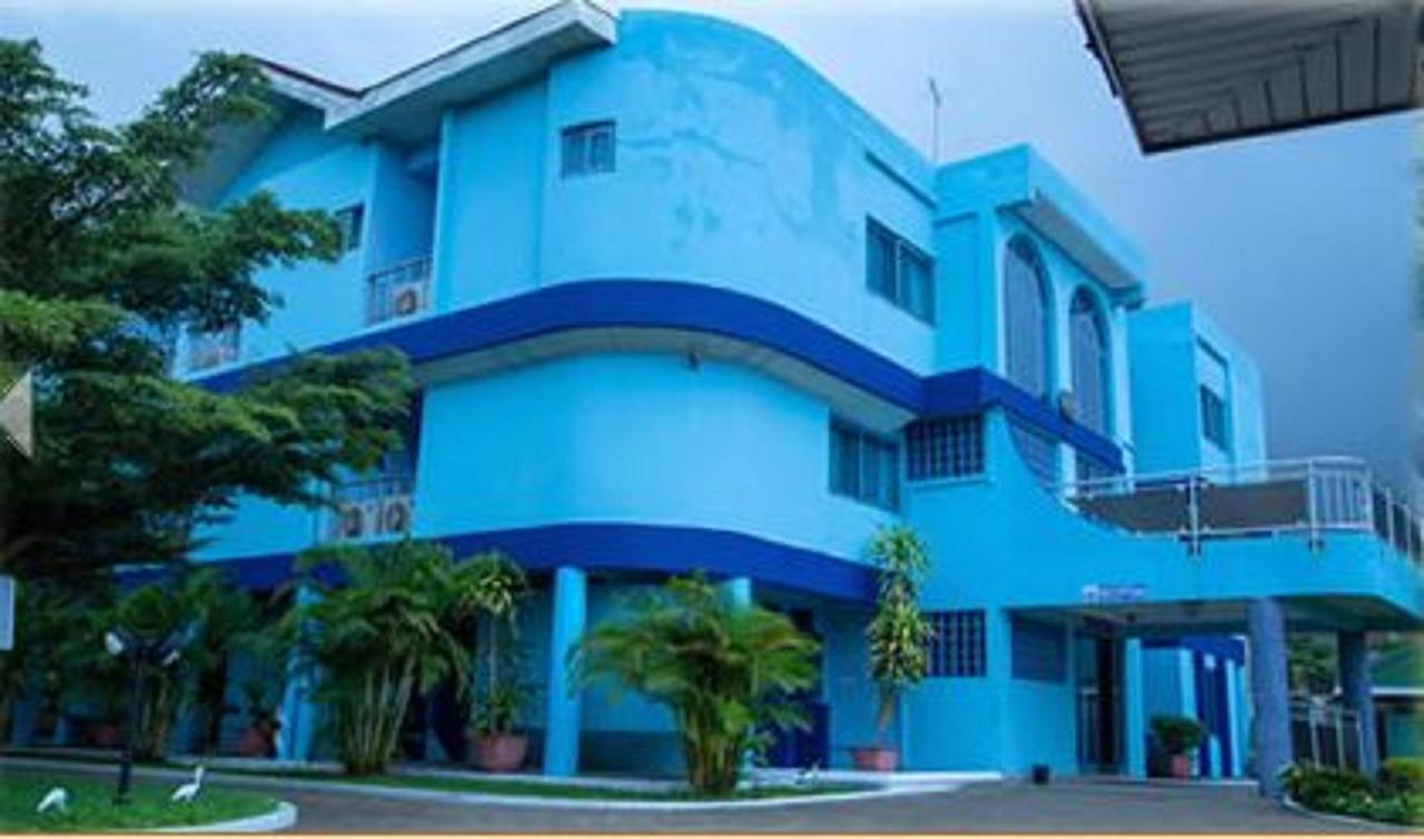 Brookvale Hotel Weija Esterno foto